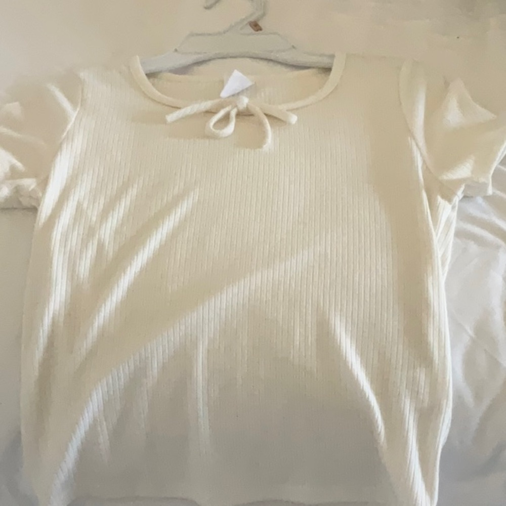 New without tag: Brand: Me to We, off white Ribbed Front Shirt